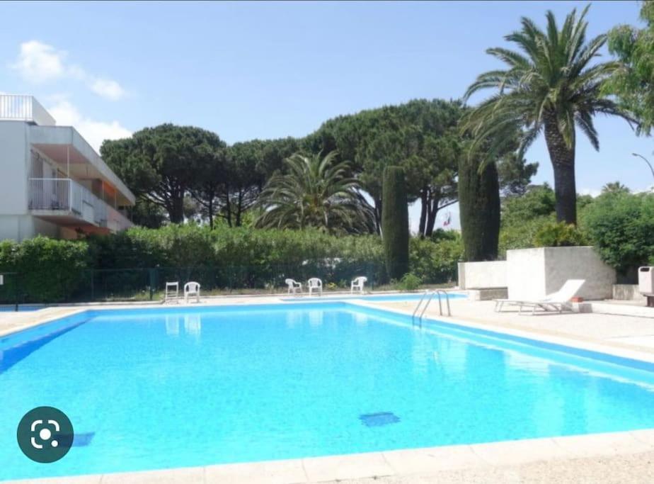 Appt St Tropez ,magnifique T2, Piscine ,terrasse, Emplacement Ideal ,front De Mer, Appartamento Saint-Tropez
